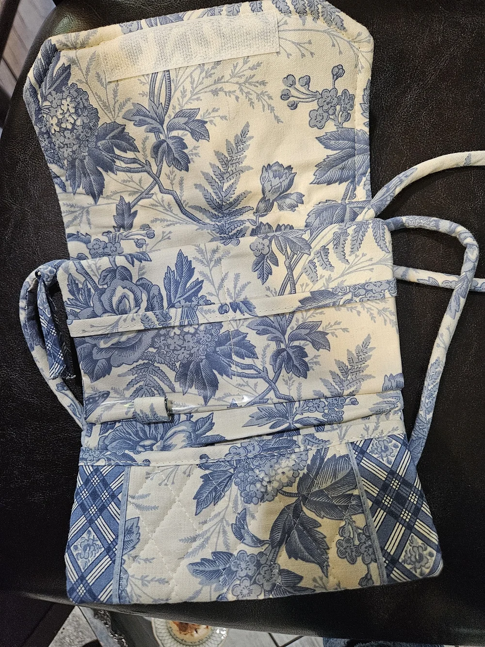 Vera Bradley Blue and White Quilted Patchwork Crossbody bag - Picture 3 of 3